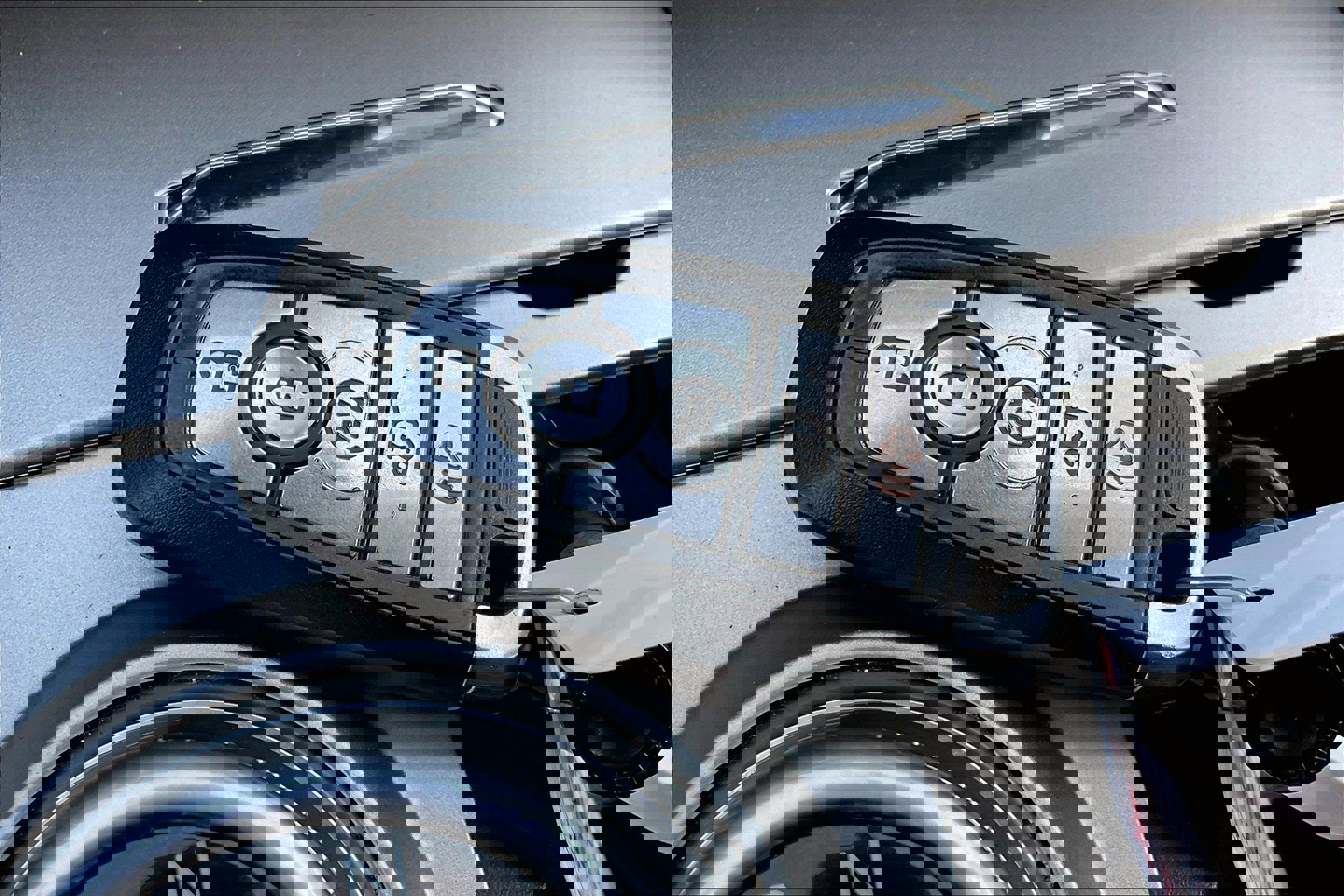 Used 2021 Ford Explorer Limited w/ Hybrid Equipment Group 310A image 12