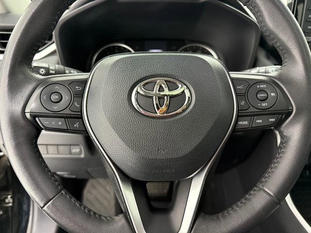Used 2021 Toyota RAV4 XLE Premium image 11
