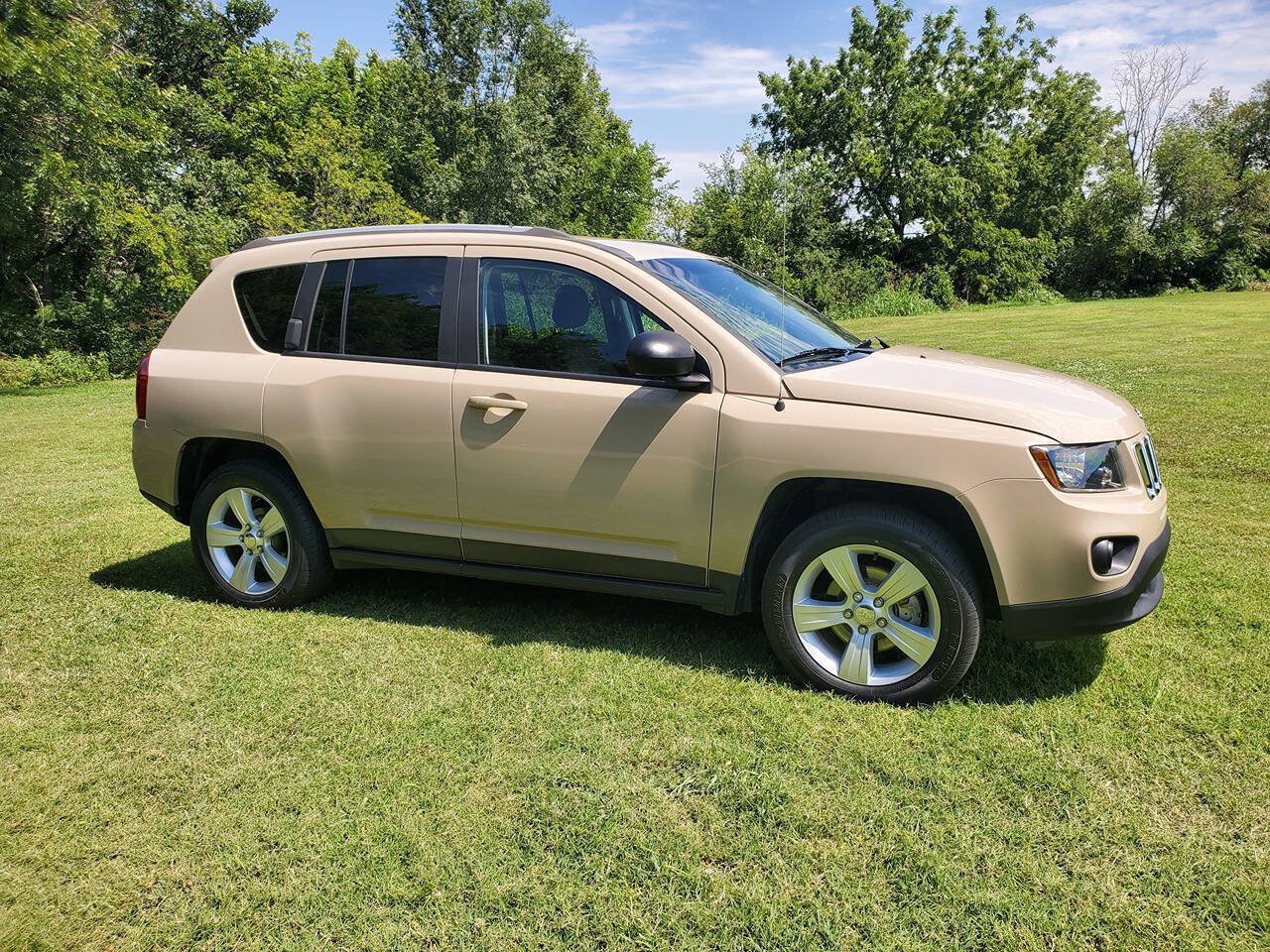 Used 2017 Jeep Compass Sport w/ Power Value Group AWD/4WD image 4