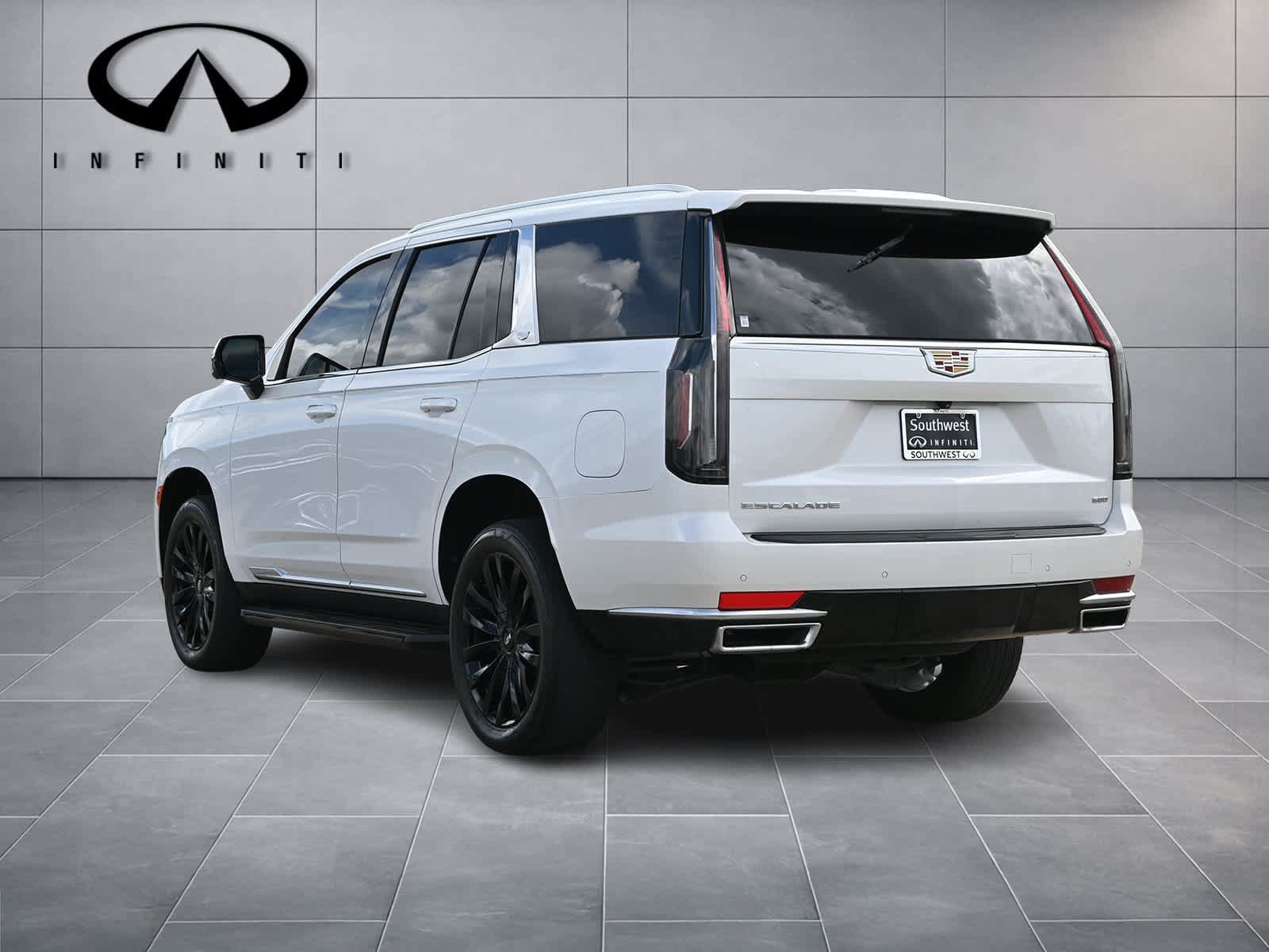 Used 2024 Cadillac Escalade Luxury RWD image 5