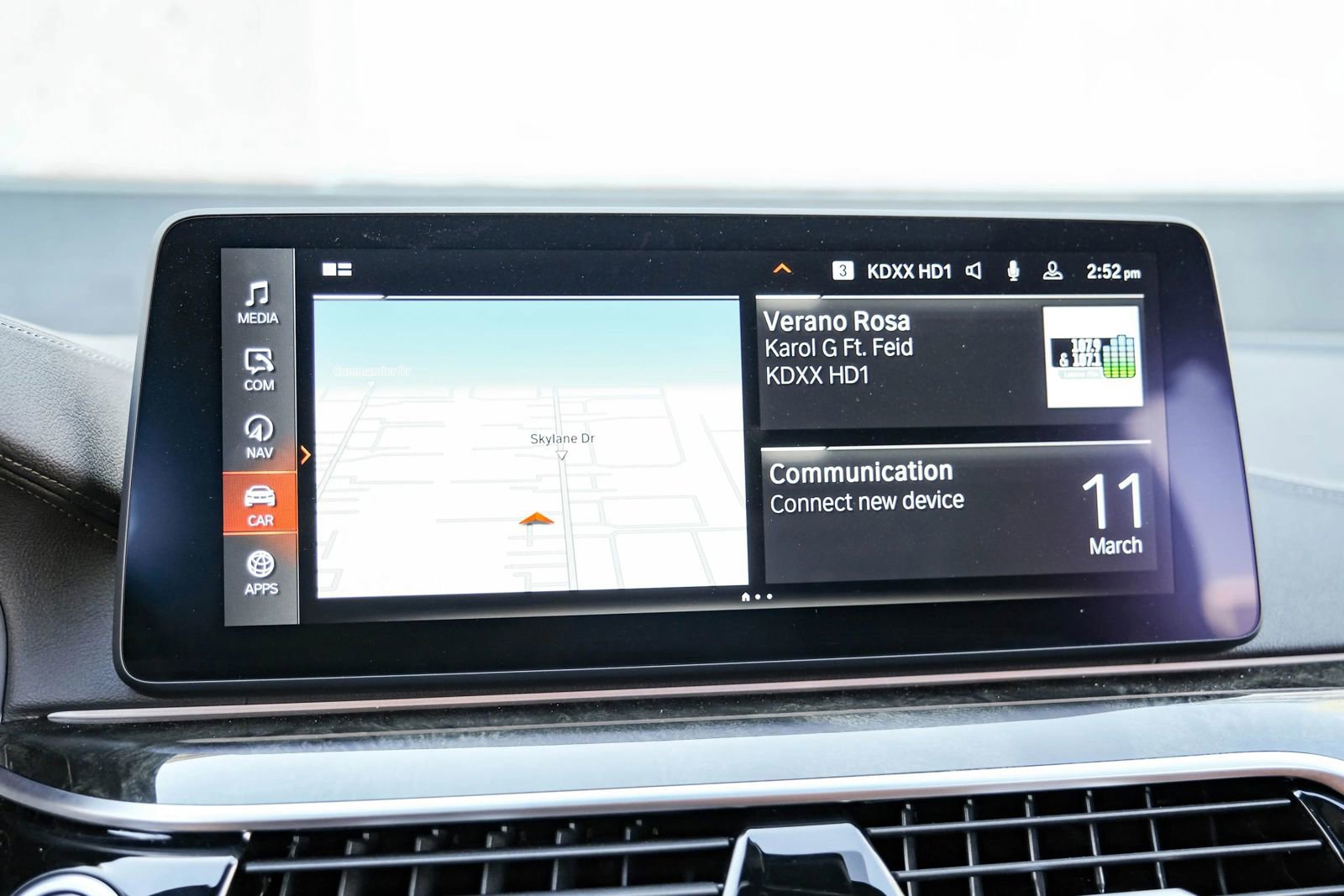 Used 2023 BMW 540i xDrive w/ Executive Package image 40