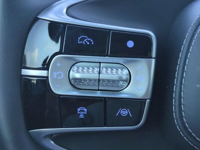 Used 2023 Genesis G90 3.5T AWD/4WD image 25