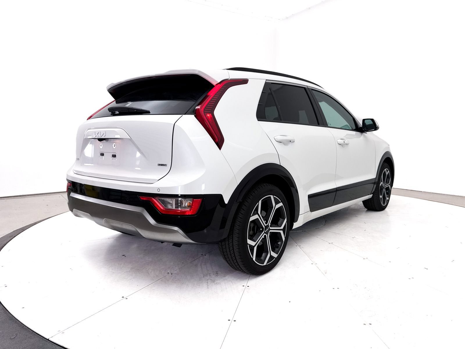 Used 2023 Kia Niro EX Touring FWD image 18