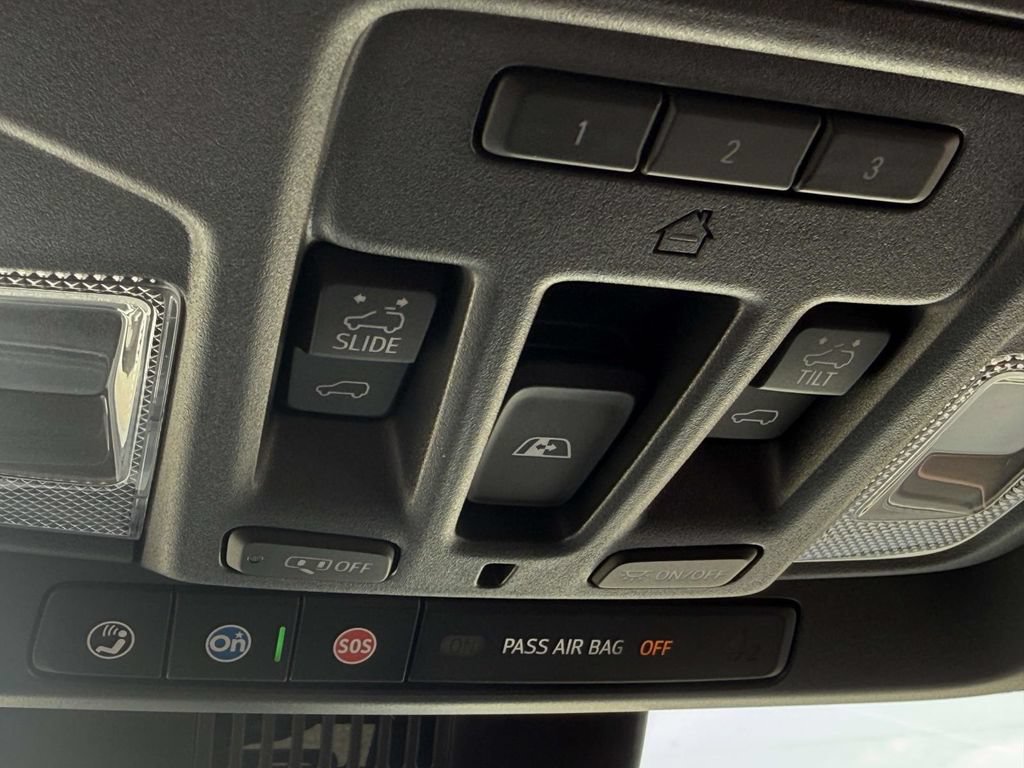 Used 2025 GMC Sierra 1500 Denali Ultimate AWD/4WD image 18