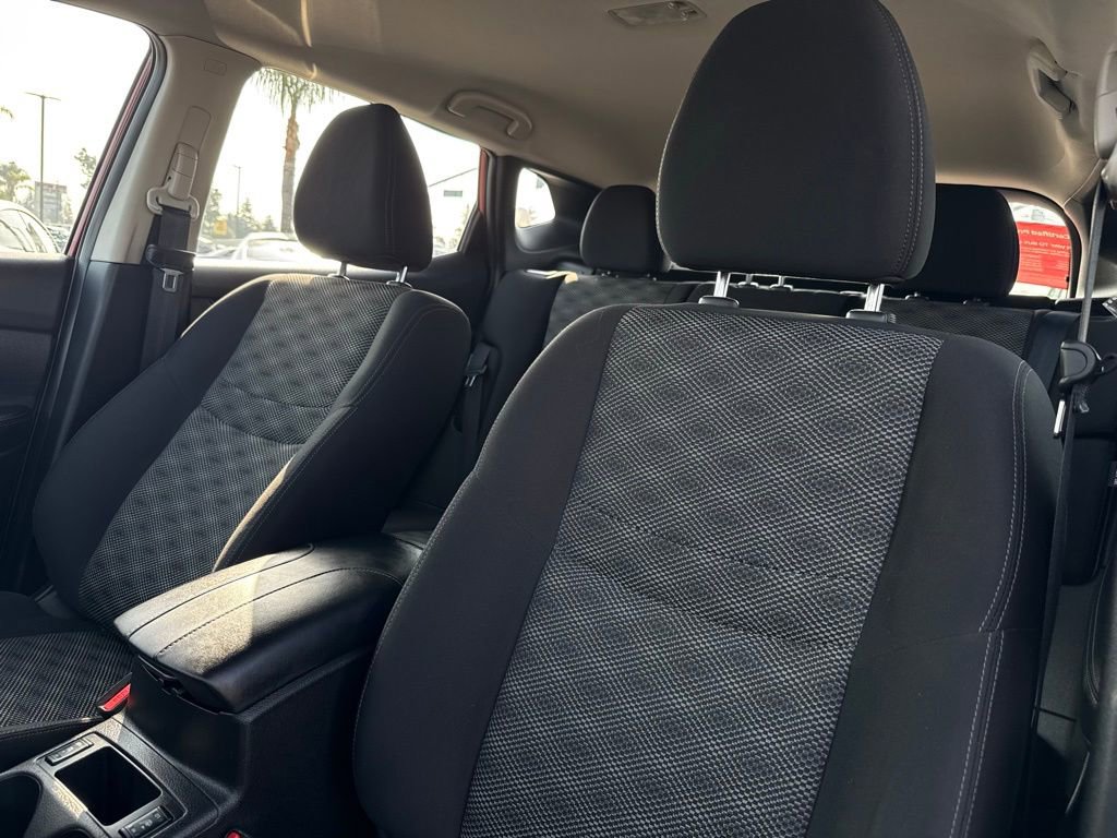 Used 2021 Nissan Rogue Sport SV image 16