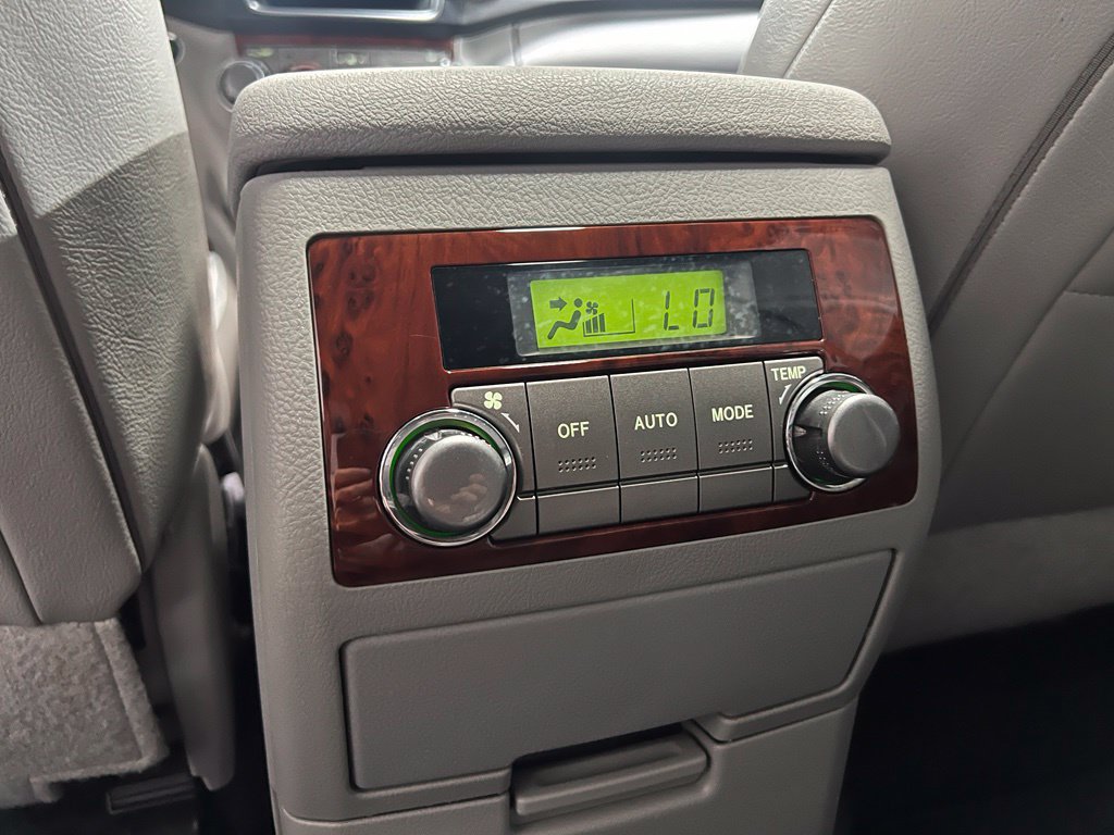 Used 2013 Toyota Highlander Limited FWD image 19