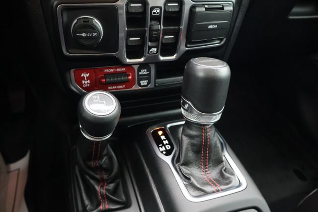 Used 2022 Jeep Gladiator Rubicon w/ Cold Weather Group AWD/4WD image 12