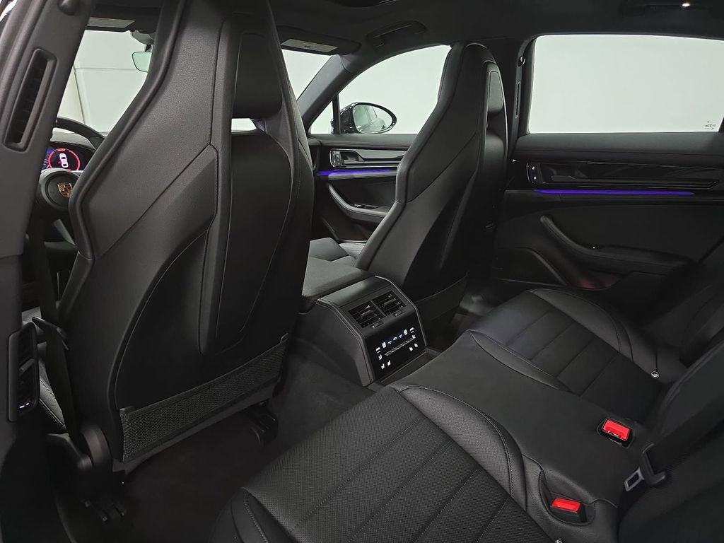 Certified 2024 Porsche Panamera 4 AWD/4WD image 27