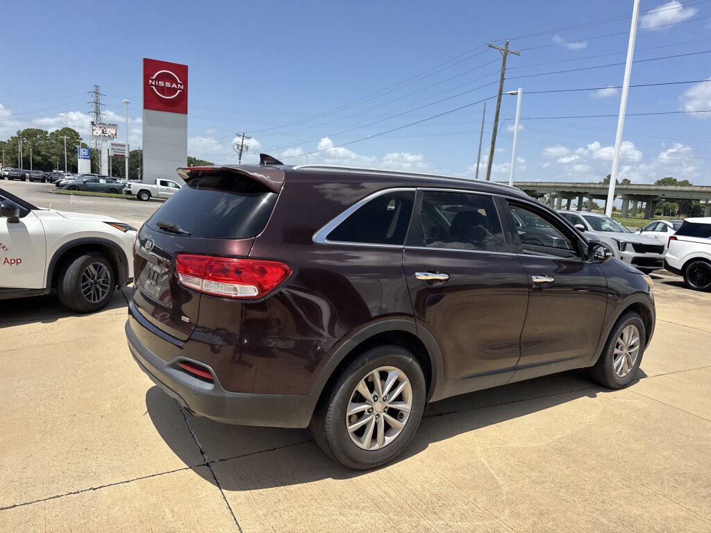 Used 2016 Kia Sorento FWD w/ LX Convenience Package image 16