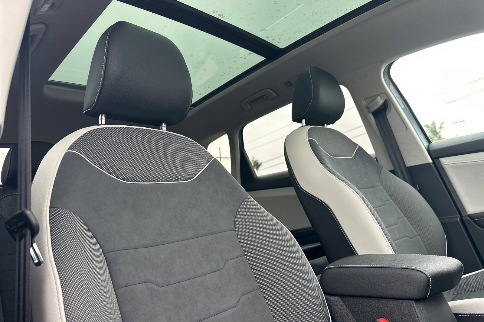 New 2026 Volkswagen Taos SE FWD image 17