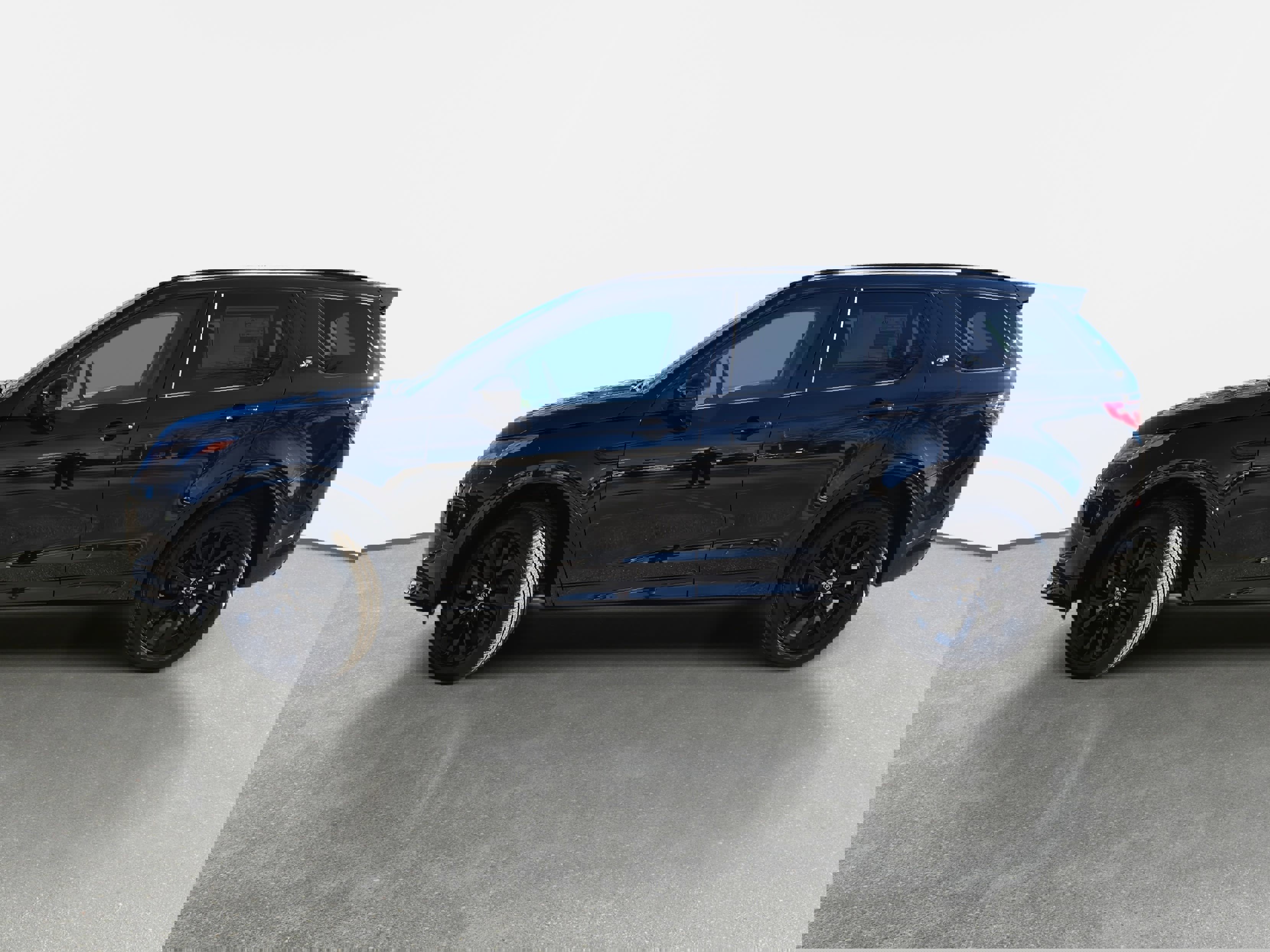 New 2025 Land Rover Discovery Sport S image 8