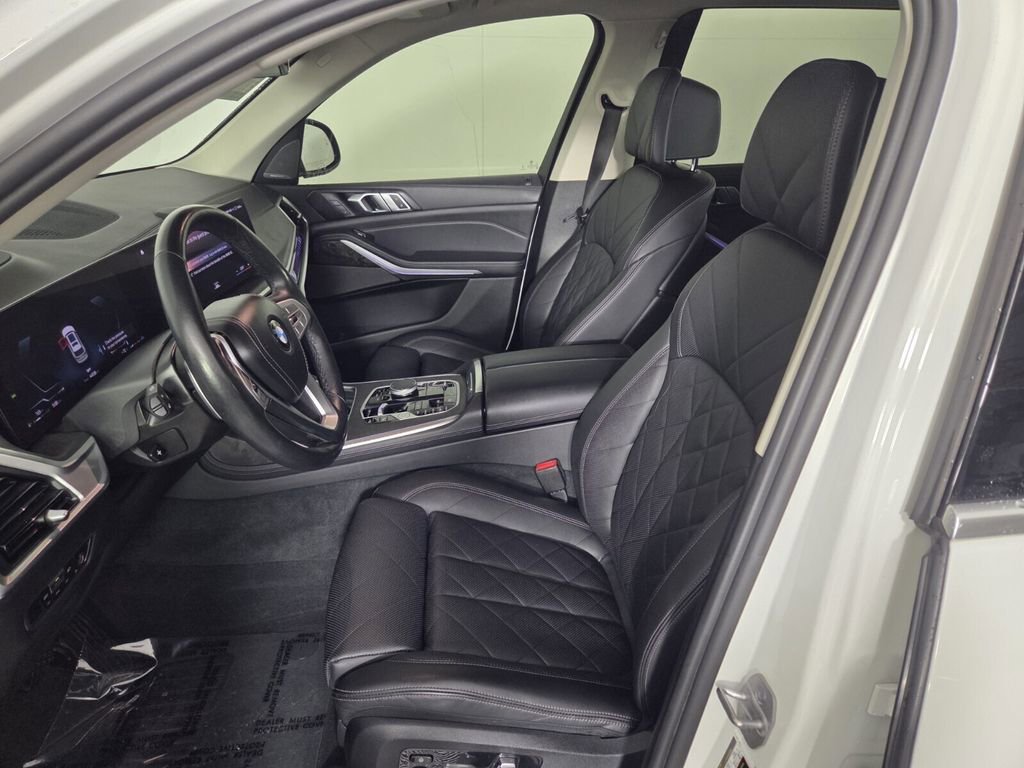 Used 2023 BMW X7 xDrive40i w/ Premium Package image 11