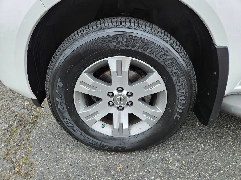 Used 2008 Nissan Pathfinder LE AWD/4WD image 8
