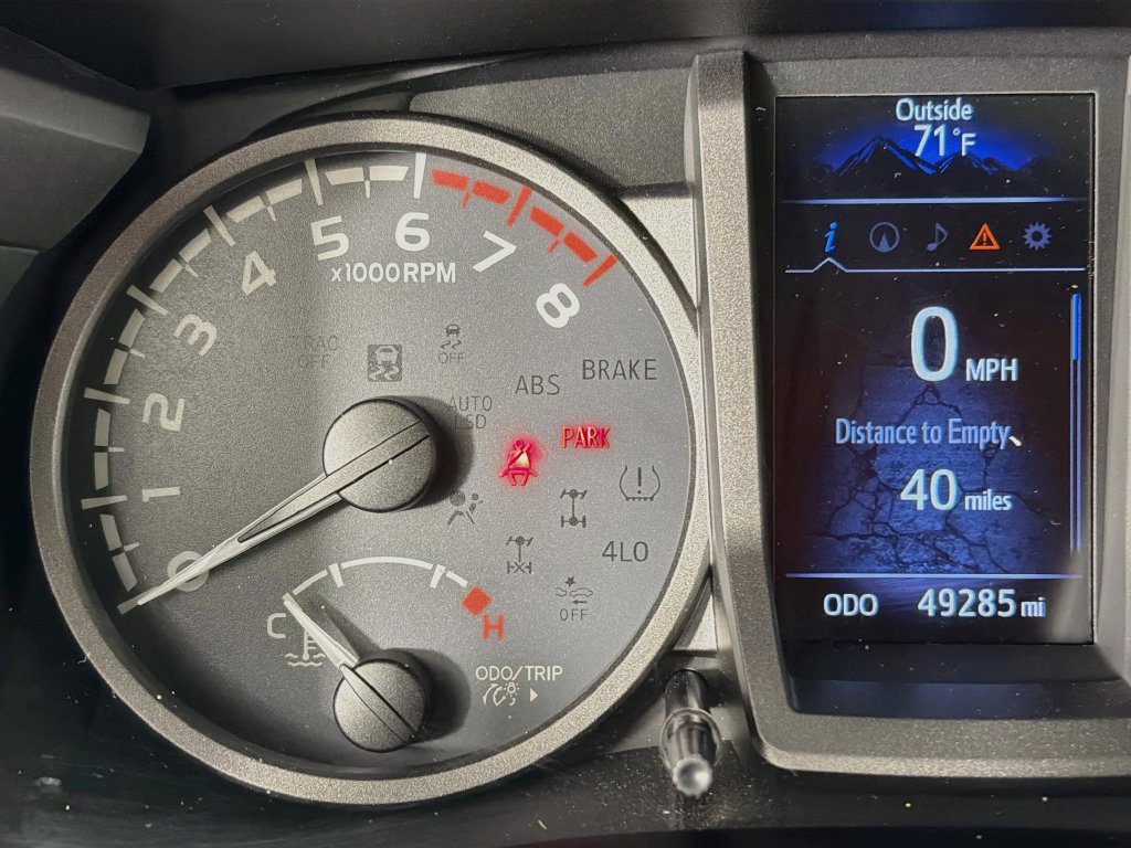 Used 2017 Toyota Tacoma TRD Sport AWD/4WD image 13