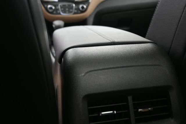 Used 2023 Chevrolet Equinox Premier AWD/4WD image 30