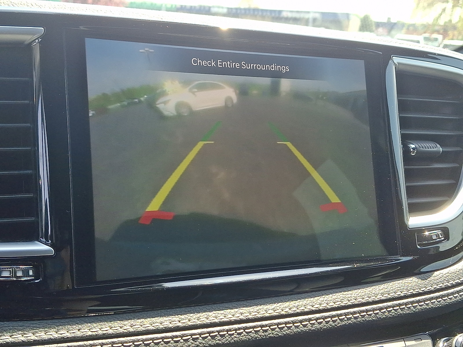 Used 2025 Chrysler Pacifica Limited FWD image 21