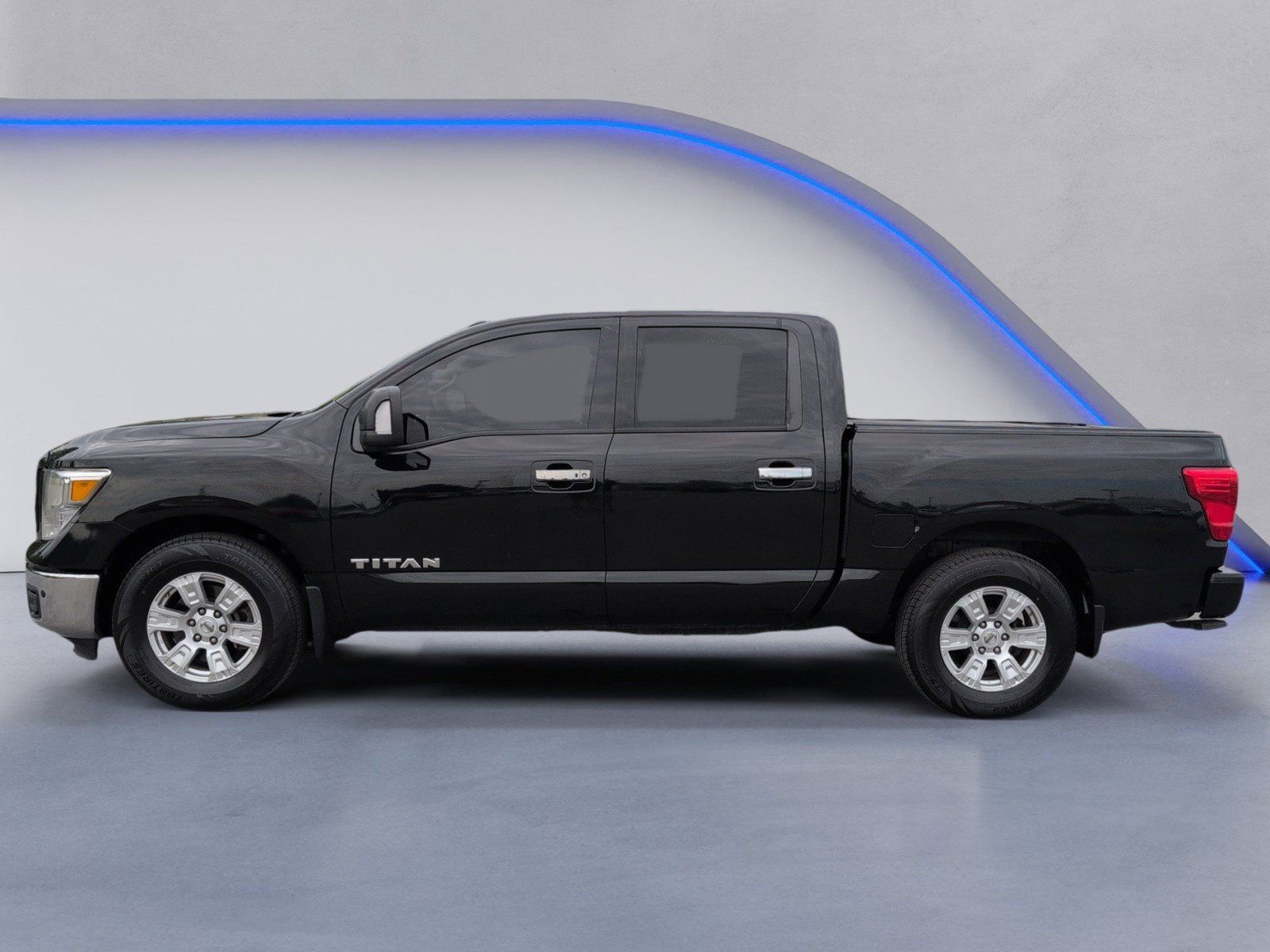 Used 2019 Nissan Titan SV w/ SV Convenience Package image 12