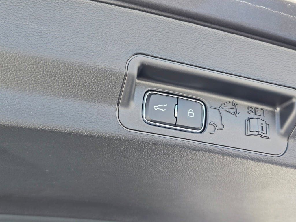 New 2026 Ford Explorer ST-Line w/ ST-Line Street Pack image 15