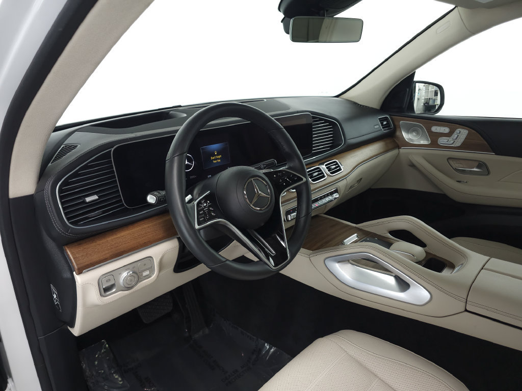 Used 2025 Mercedes-Benz GLE 450e 4MATIC w/ AMG Line Exterior image 9