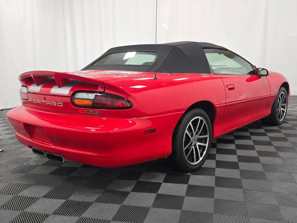 Used 2002 Chevrolet Camaro Z28 w/ SS Performance/Appearance Pkg RWD image 5