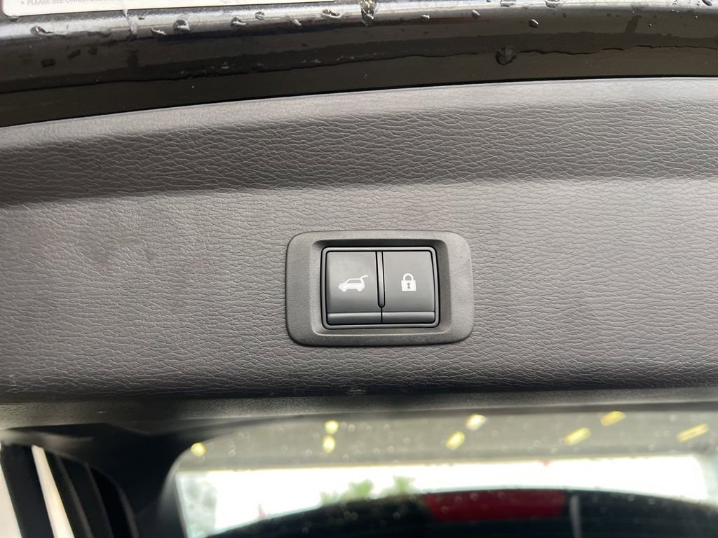 Used 2025 Mitsubishi Outlander SE image 31