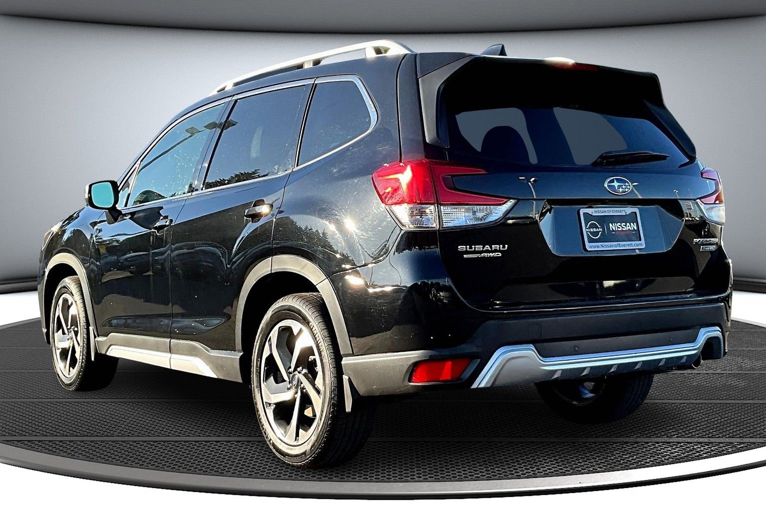 Used 2022 Subaru Forester Touring image 4