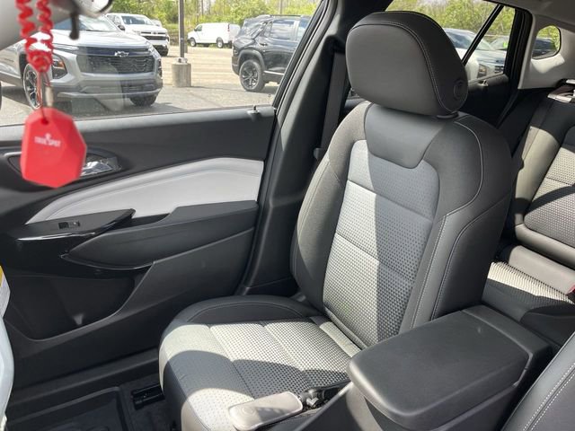 New 2026 Chevrolet Trax LT w/ Driver Confidence Package FWD image 23