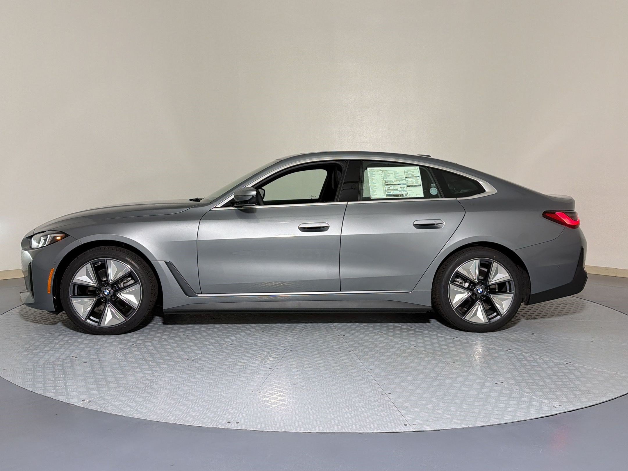 New 2026 BMW i4 eDrive40 RWD image 2