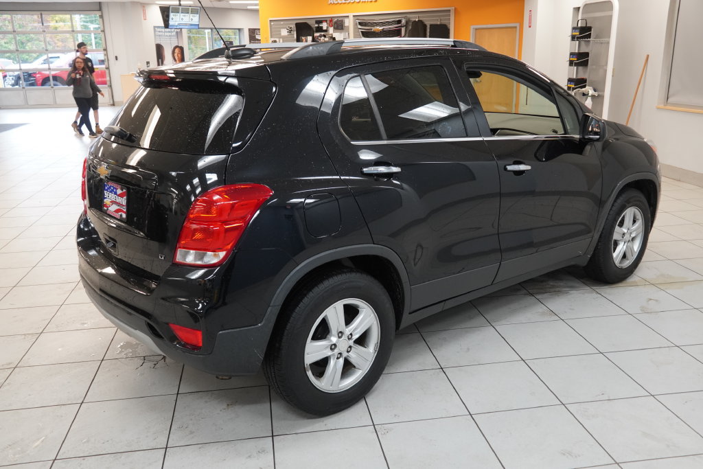 Used 2019 Chevrolet Trax LT w/ LT Convenience Package FWD image 11