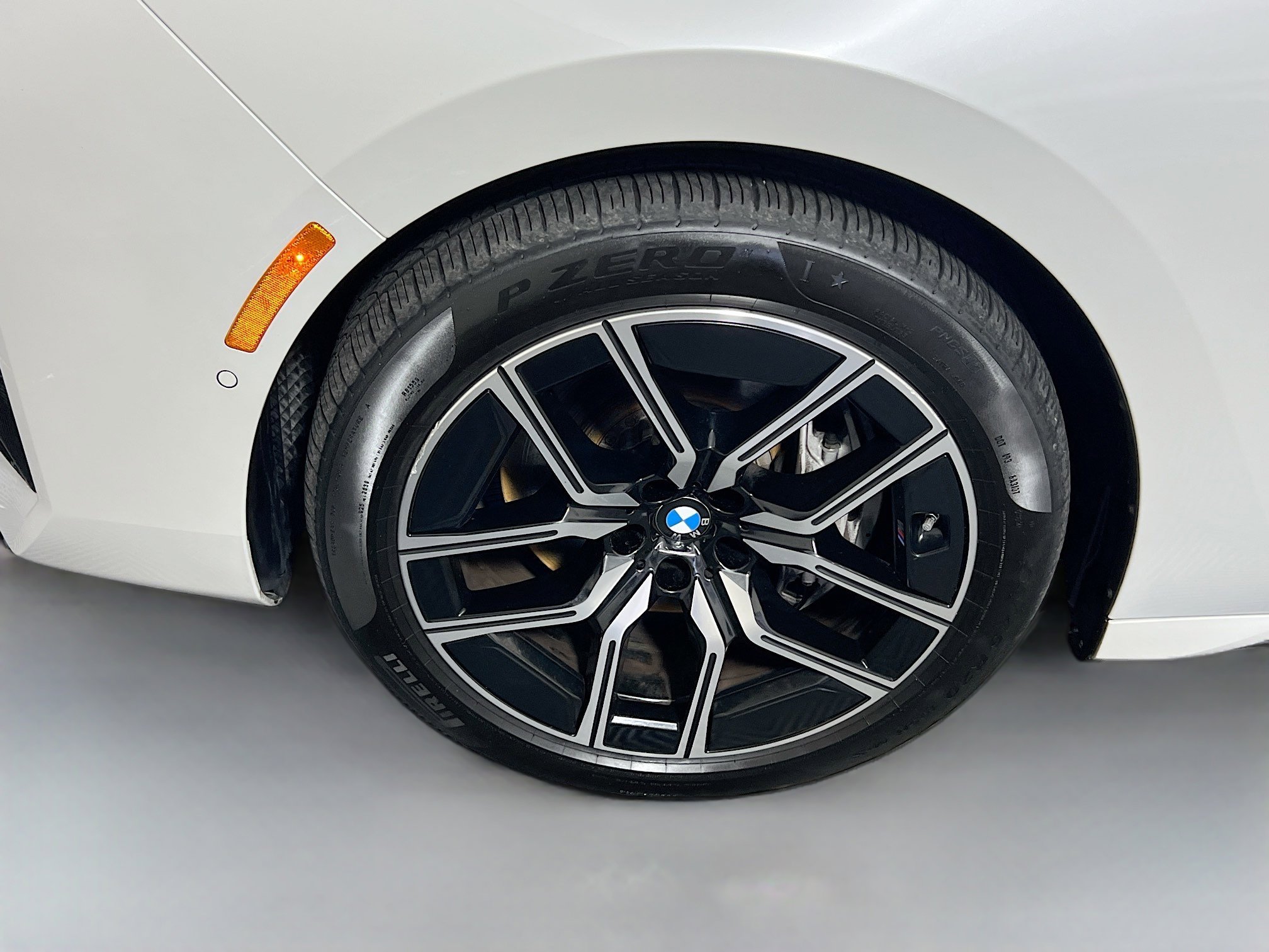 Used 2024 BMW 740i RWD image 13