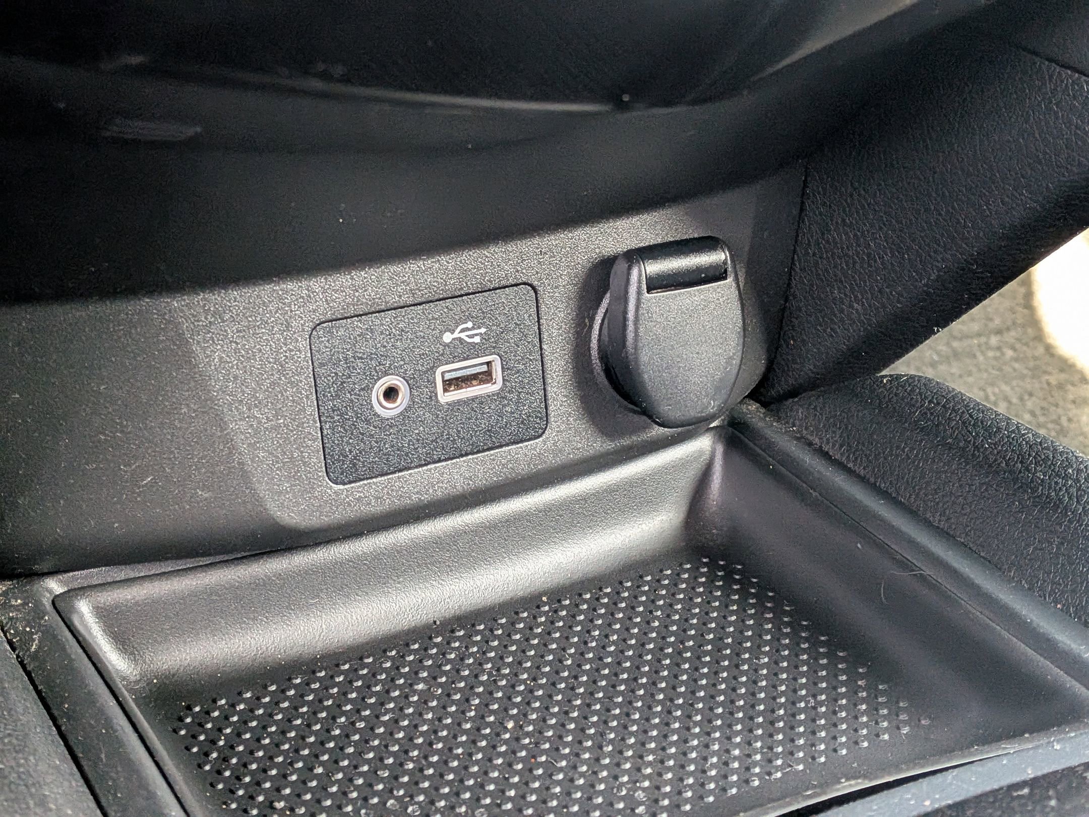 Used 2020 Nissan Rogue S w/ Special Edition Package image 22