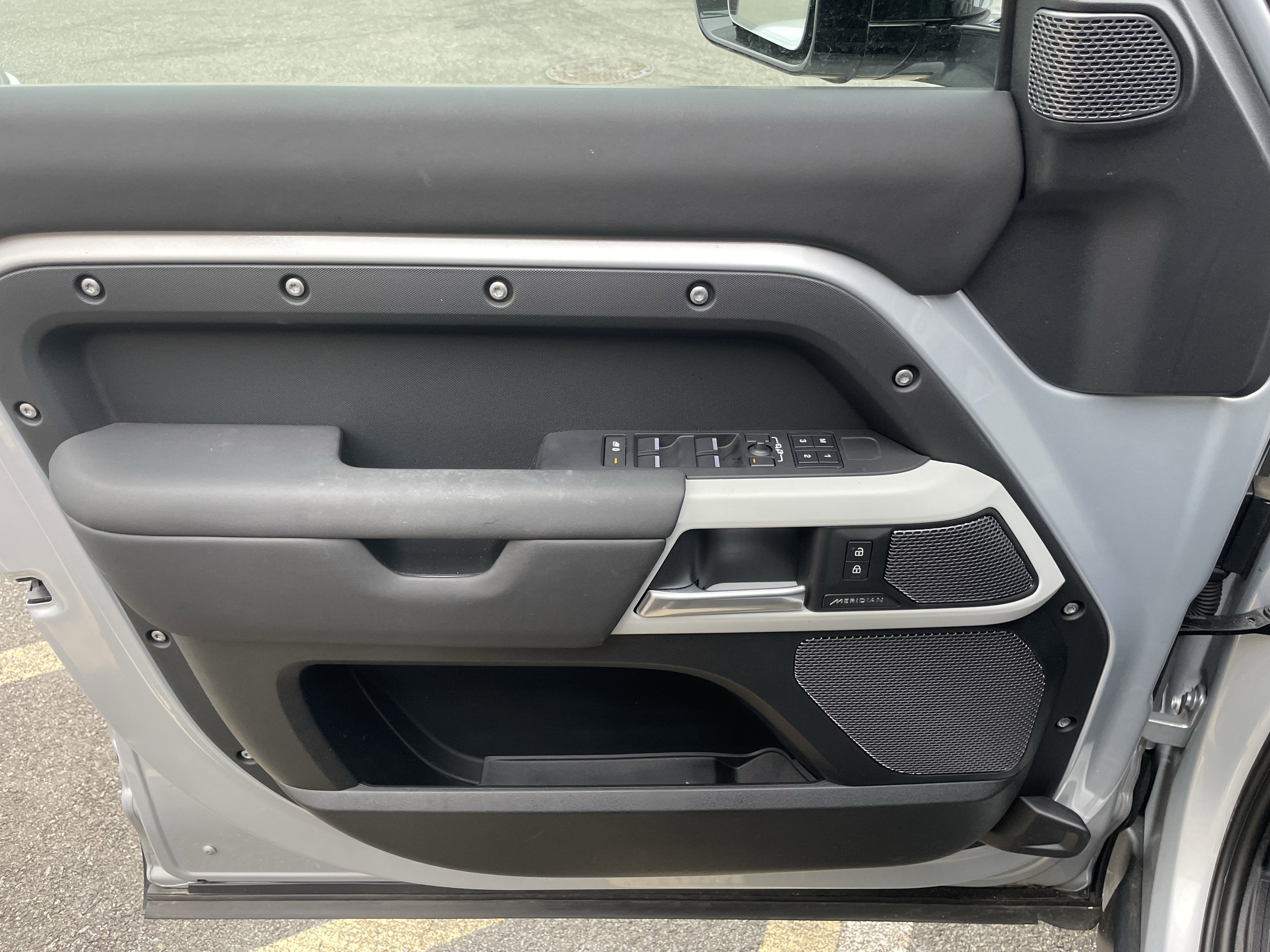 Used 2024 Land Rover Defender 110 S image 12