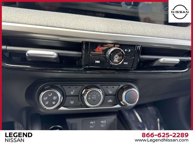 Used 2025 Nissan Kicks SV w/ SV Premium Package AWD/4WD image 23