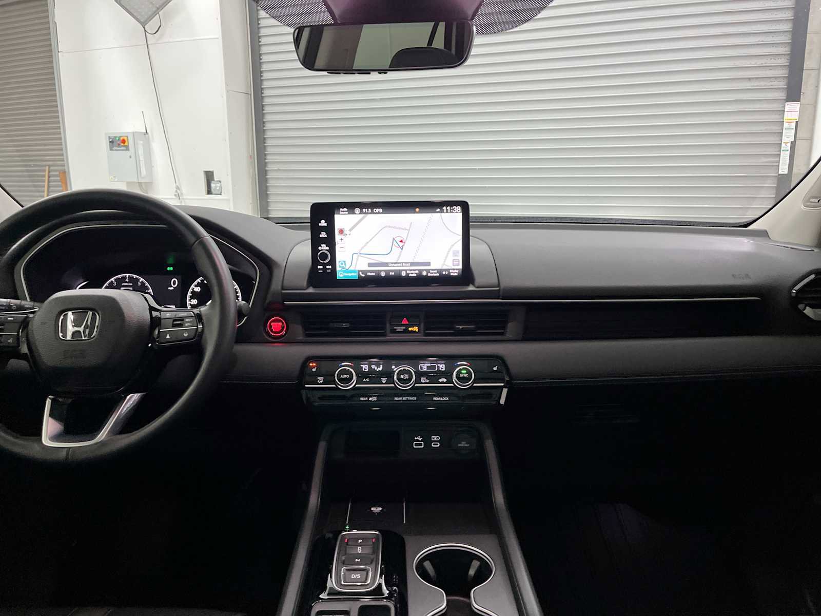 Used 2023 Honda Pilot Touring image 10