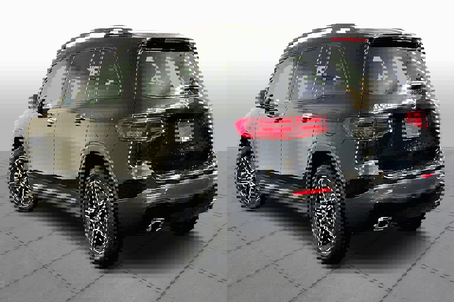 New 2026 Mercedes-Benz GLB 250 4MATIC image 3