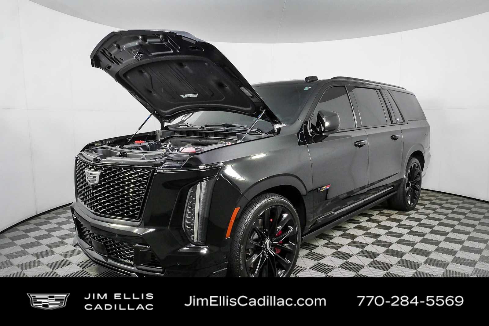 Certified 2025 Cadillac Escalade ESV V w/ LPO, ONYX Package AWD/4WD image 37