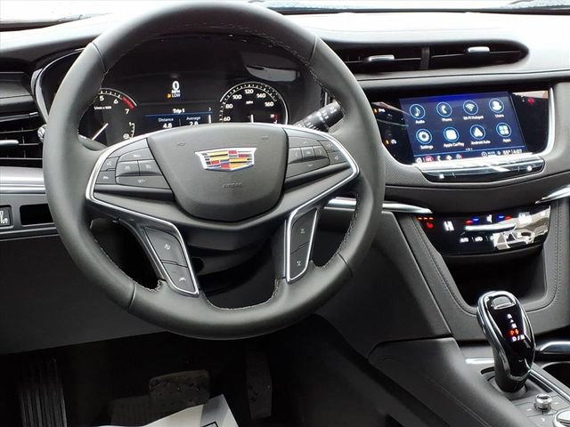 New 2026 Cadillac XT5 Luxury w/ LPO, Bronce Accent Package image 5