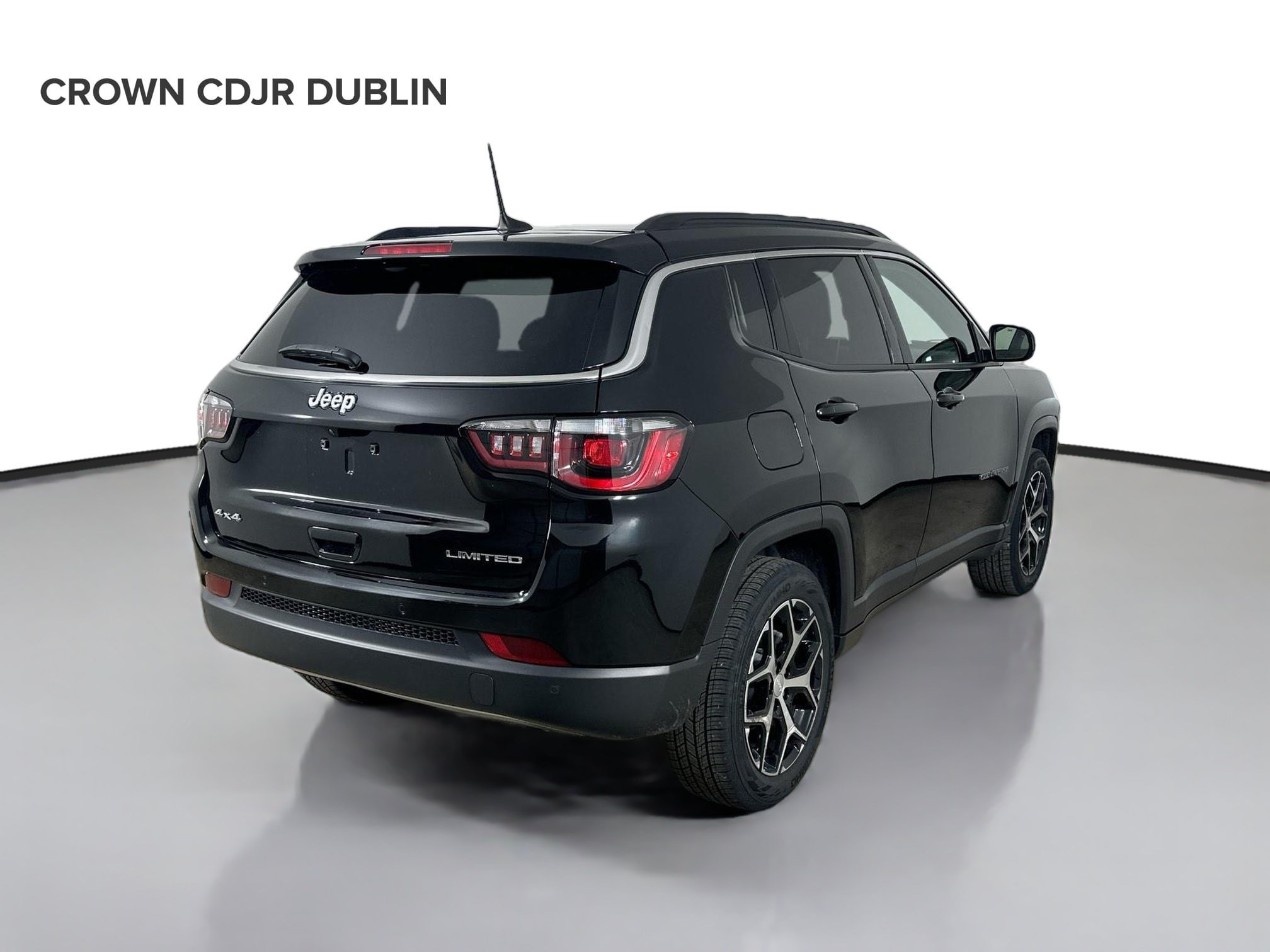 Used 2024 Jeep Compass Limited w/ Sun and Sound Group AWD/4WD image 5