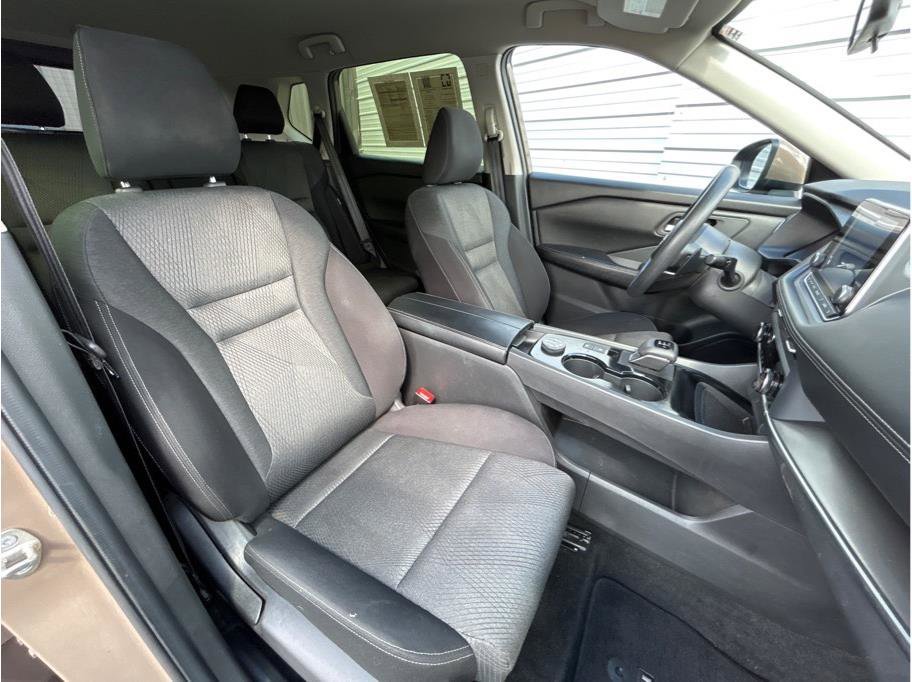 Used 2024 Nissan Rogue SV image 22