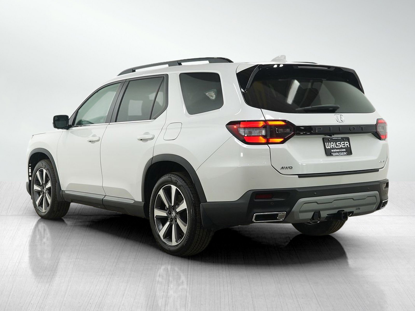 Used 2023 Honda Pilot Elite image 3