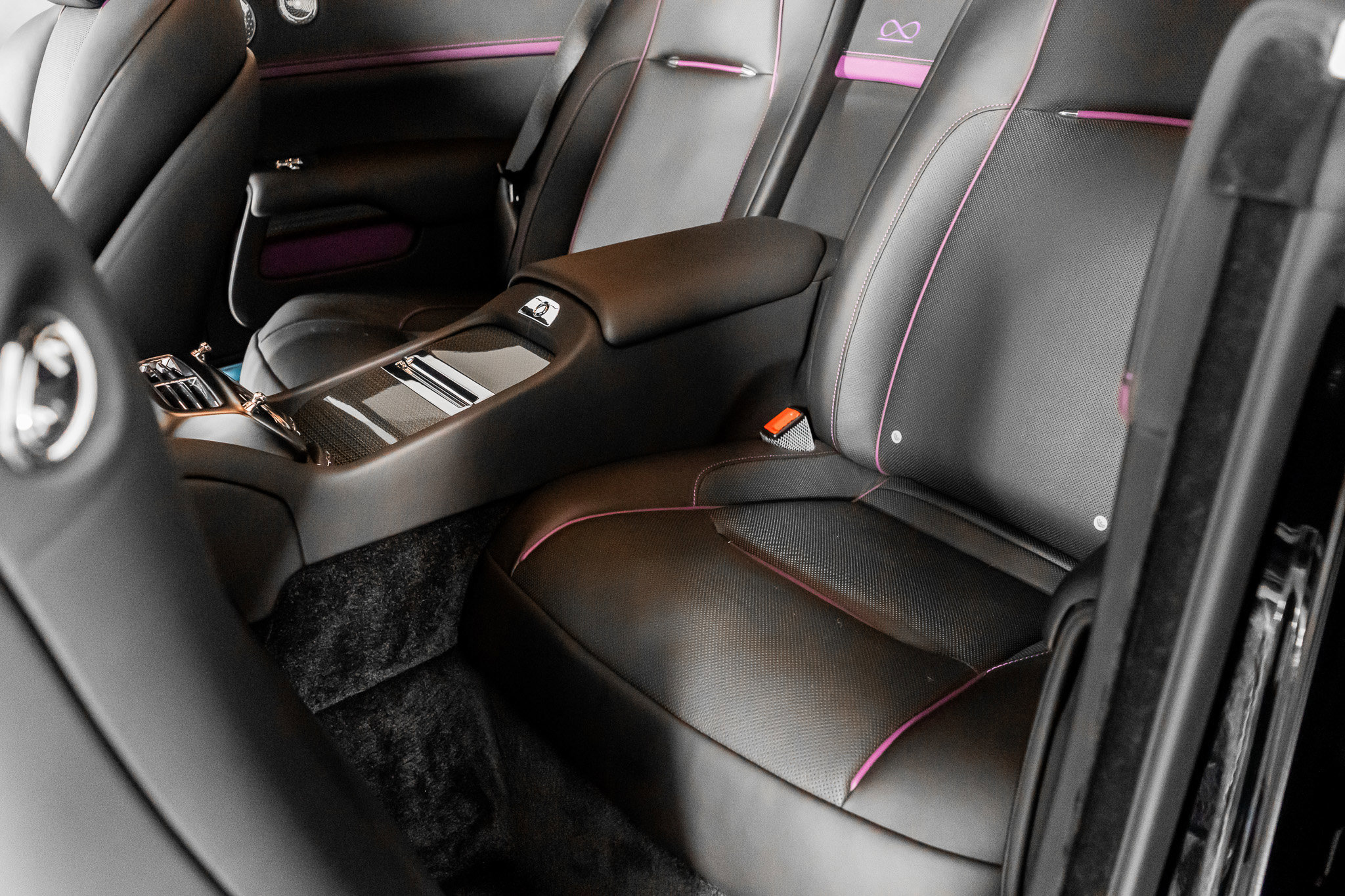 Used 2020 Rolls-Royce Wraith RWD image 36