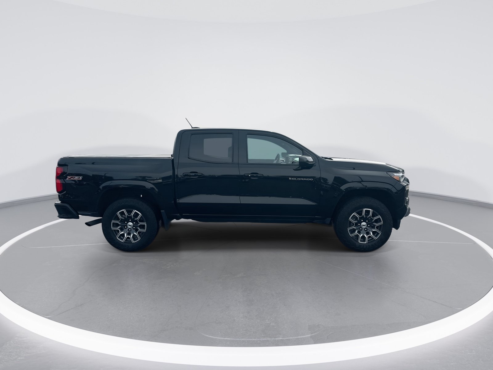 Used 2025 Chevrolet Colorado Z71 AWD/4WD image 10