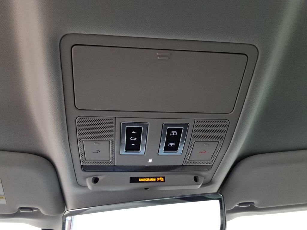 Used 2020 Land Rover Defender 110 HSE image 30