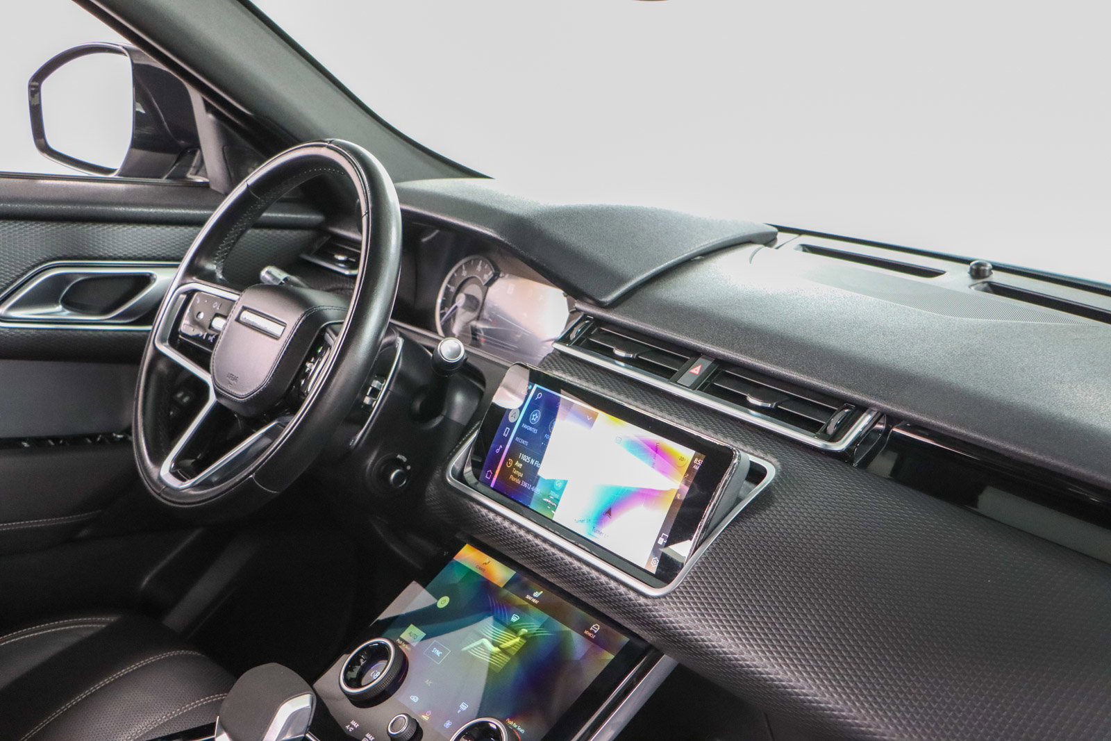 Used 2022 Land Rover Range Rover Velar R-Dynamic S image 26