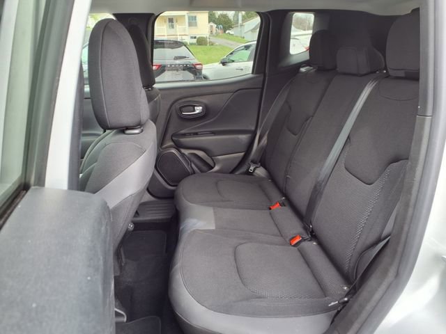 Used 2019 Jeep Renegade Altitude w/ Quick Order Package 2XM image 9