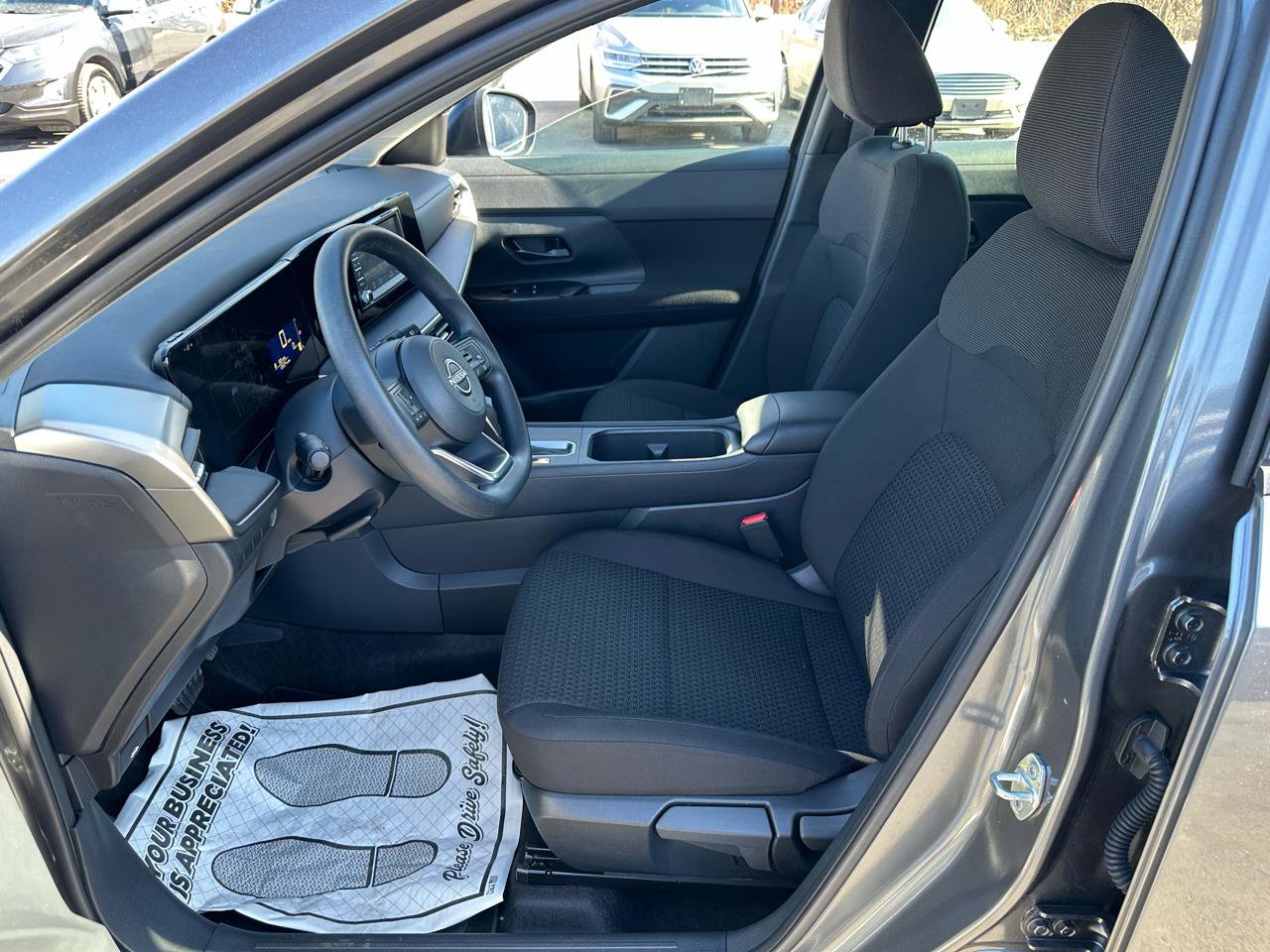 Used 2025 Nissan Kicks S image 11