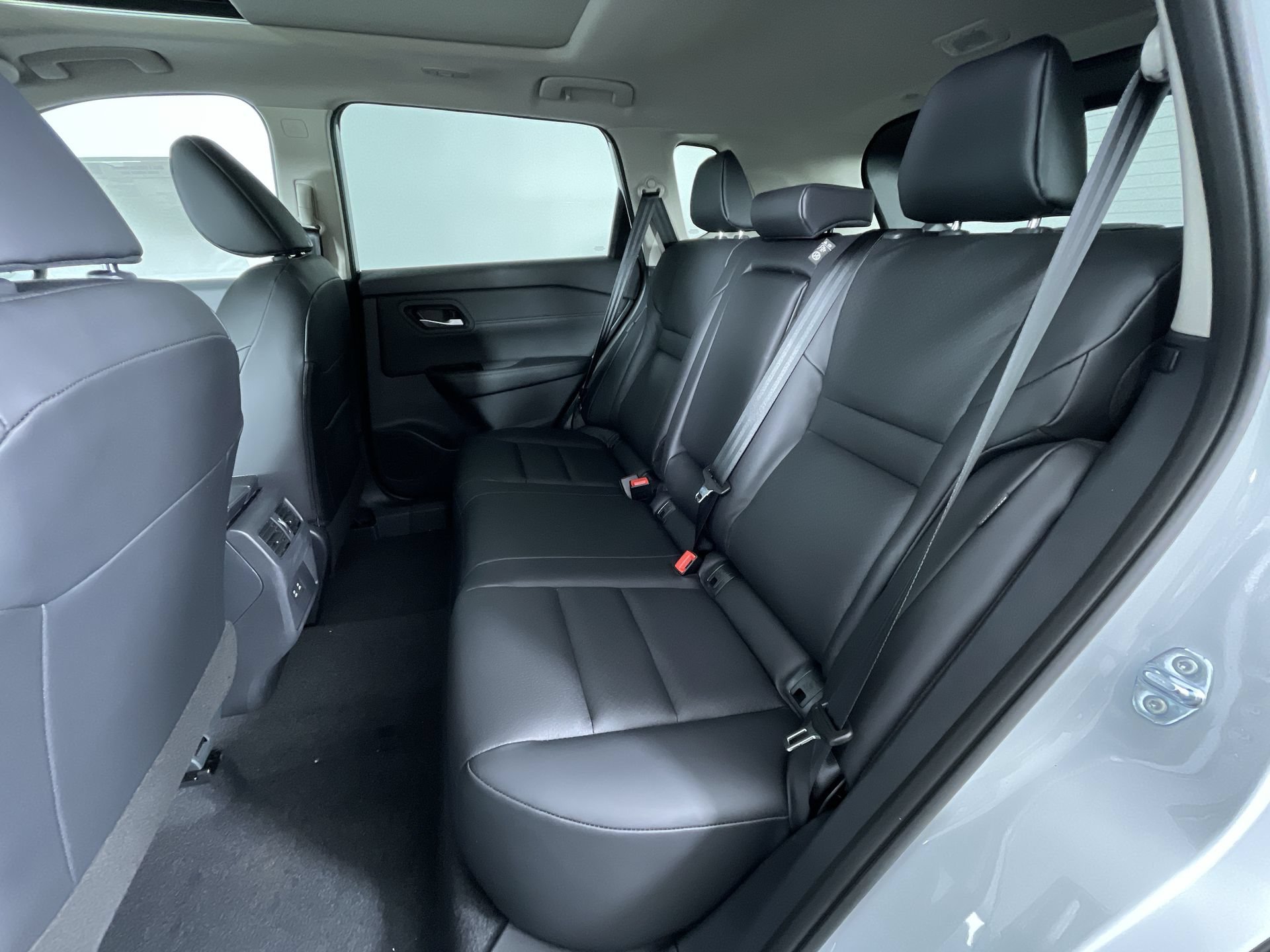 New 2026 Nissan Rogue Dark Armor AWD/4WD image 22