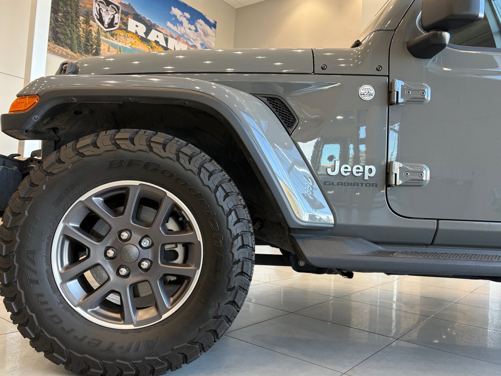 Used 2021 Jeep Gladiator Overland w/ Popular Equipment Package AWD/4WD image 10