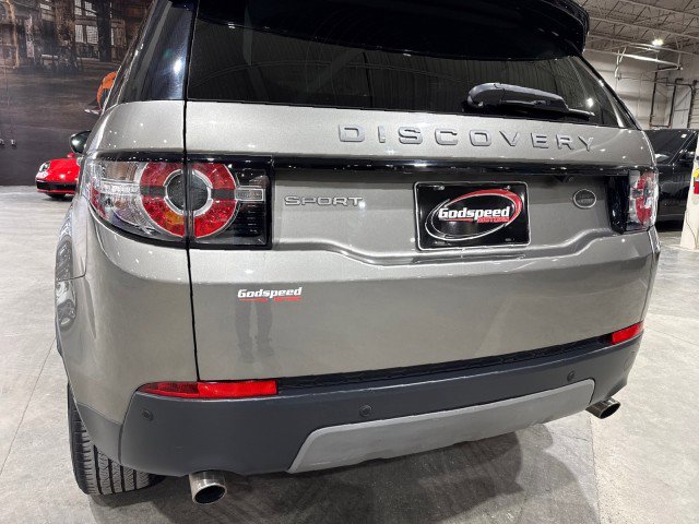 Used 2017 Land Rover Discovery Sport SE image 39