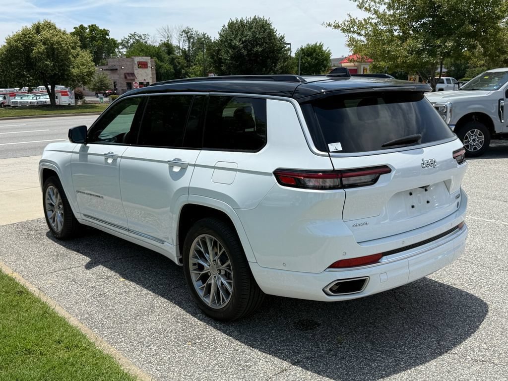 Used 2024 Jeep Grand Cherokee L Summit w/ Luxury Tech Group V AWD/4WD image 18